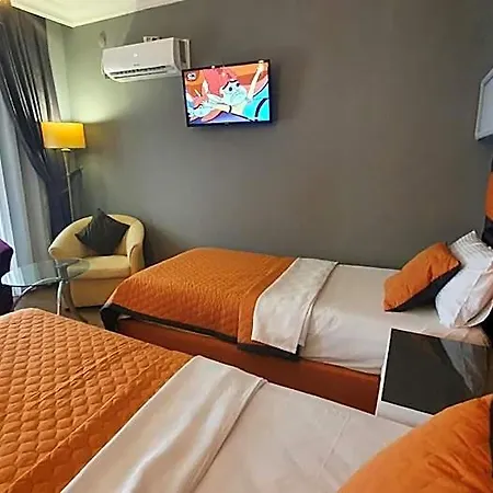 Hotel Serenity